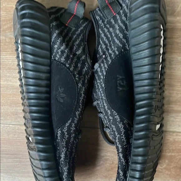Adidas Black Yeezy Boost 350 - Picture 5 of 6